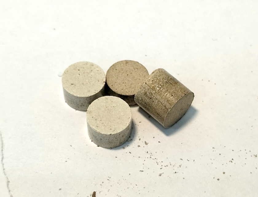 Pellets loaded with 5-fluorouracil